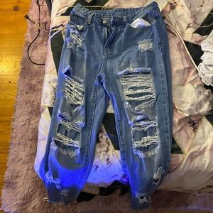 Ripped Detail Boyfriend Jeans